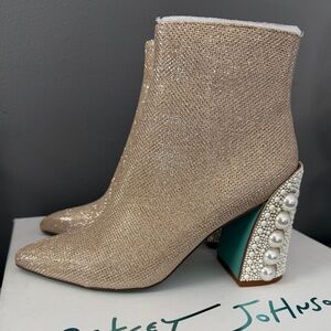 Betsey Johnson Kasey boot Gold Glitter Boots with Pearl Heel size 5.5